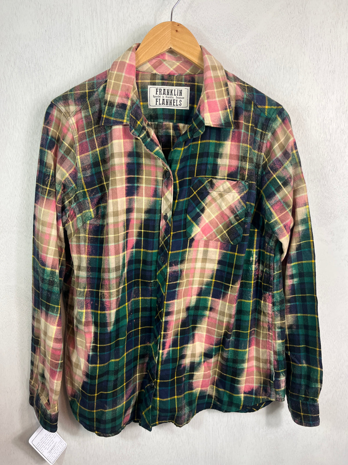 Vintage Green, Navy, Dustsy Rose, Cream and Light Yellow Flannel Size Small