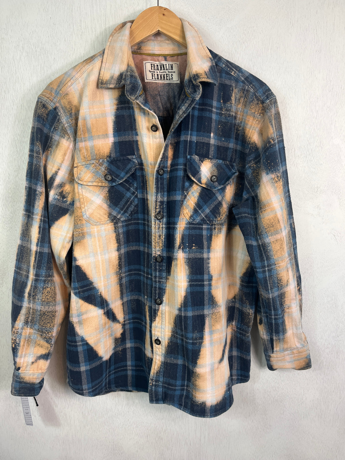 Vintage Navy & Light Blue, White and Gold Flannel Size Medium