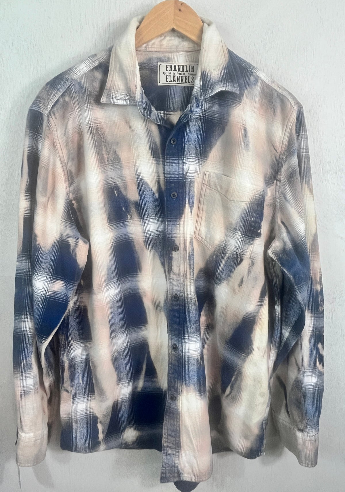 Vintage Navy & Light Blue, Cream and Taupe Flannel Size XL