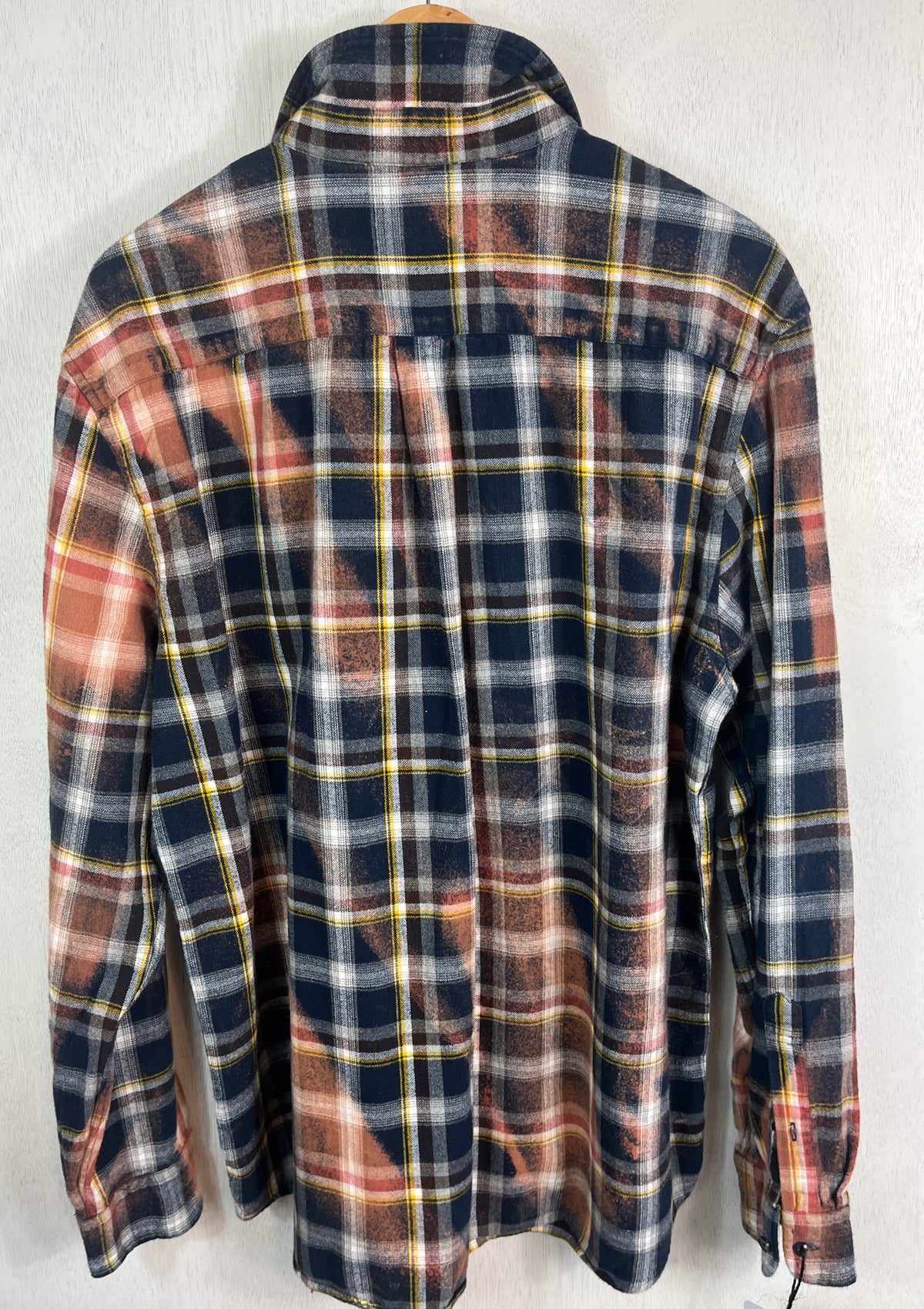 Vintage Navy, Black, White, Yellow and Peach Flannel Size XL
