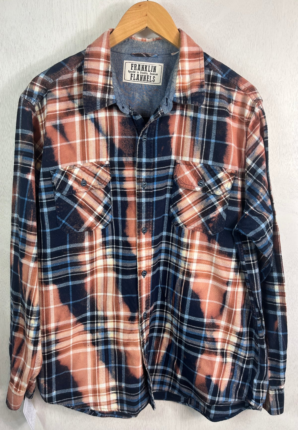 Vintage Navy, White, Light Blue and Dusty Rose Flannel Size Large