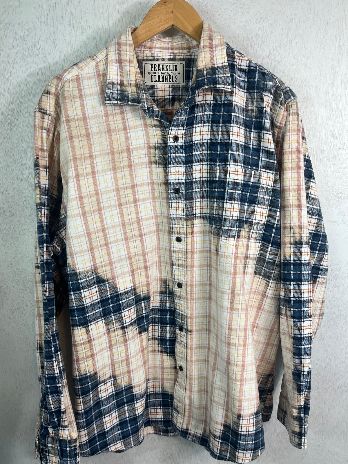 Vintage Blue, Cream and Peach Flannel Size Large