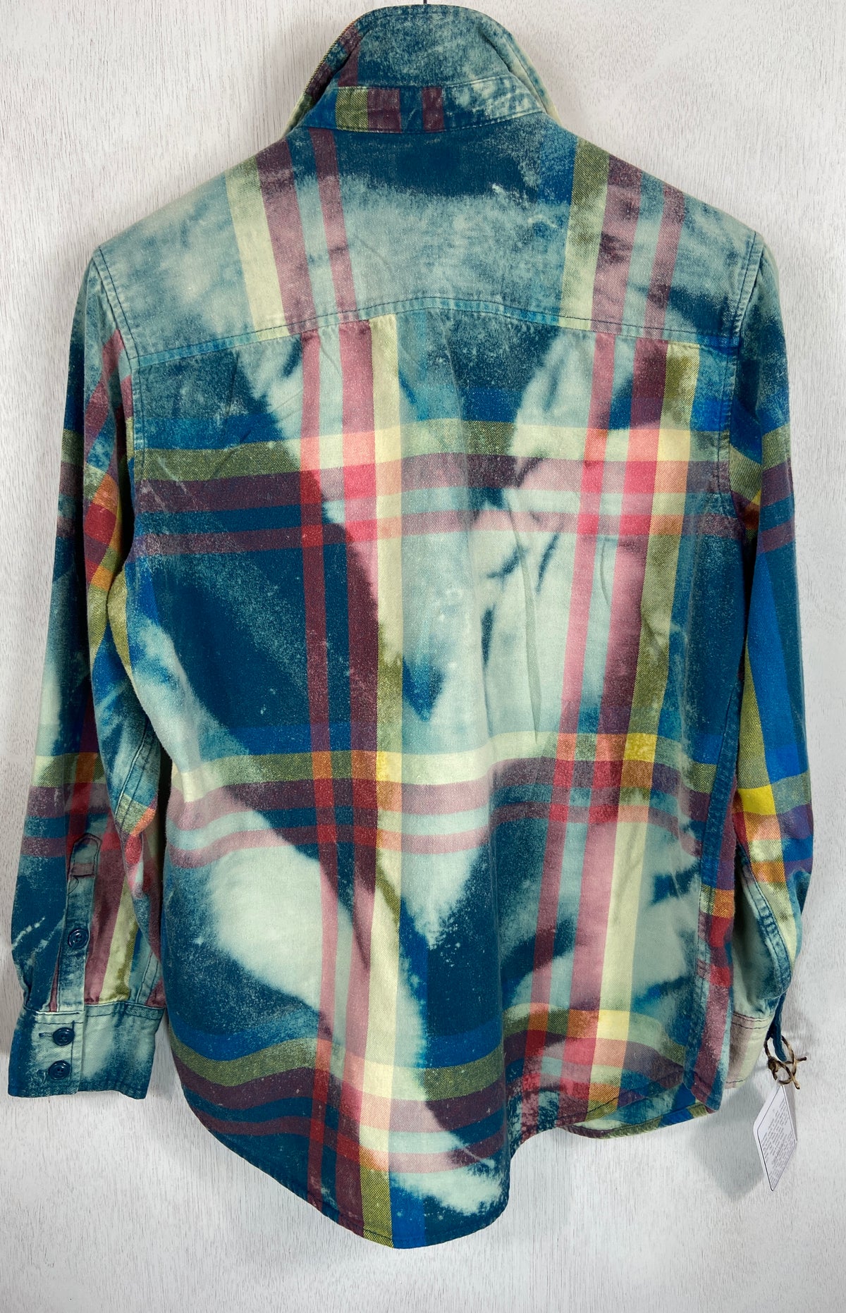Vintage Turquoise, Light Blue, Red and Cream Flannel Size Small