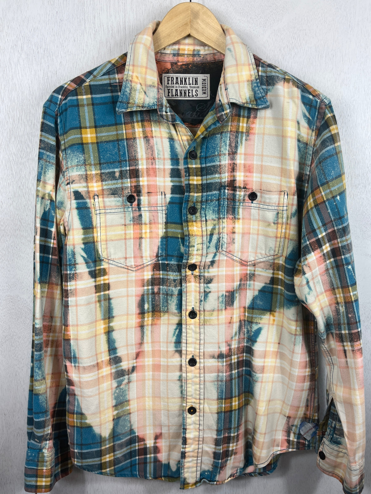 Vintage Turquoise, Peach, Cream and Yellow Flannel Size Medium