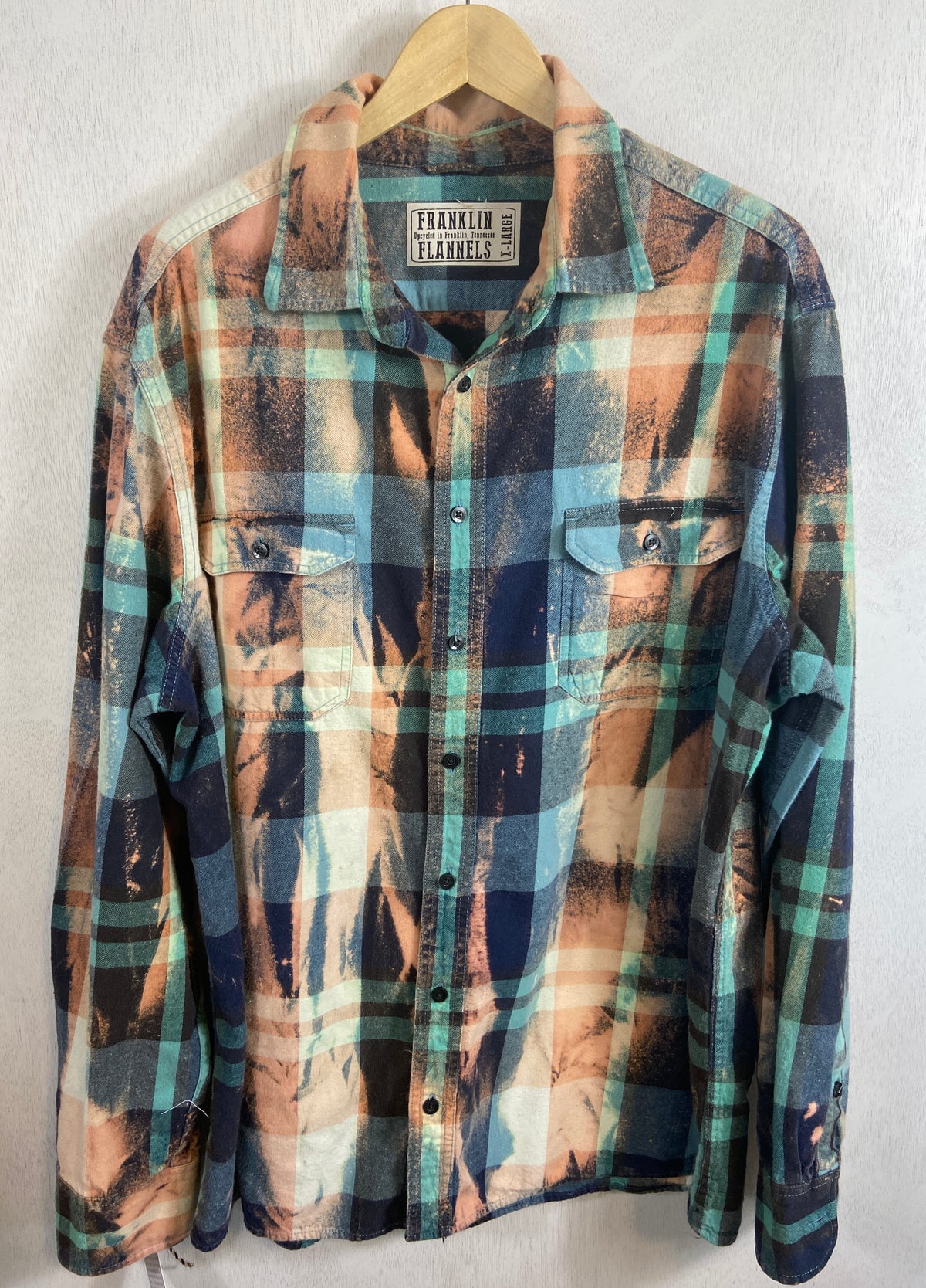 Vintage Turquoise, Peach and Navy Flannel Size XL