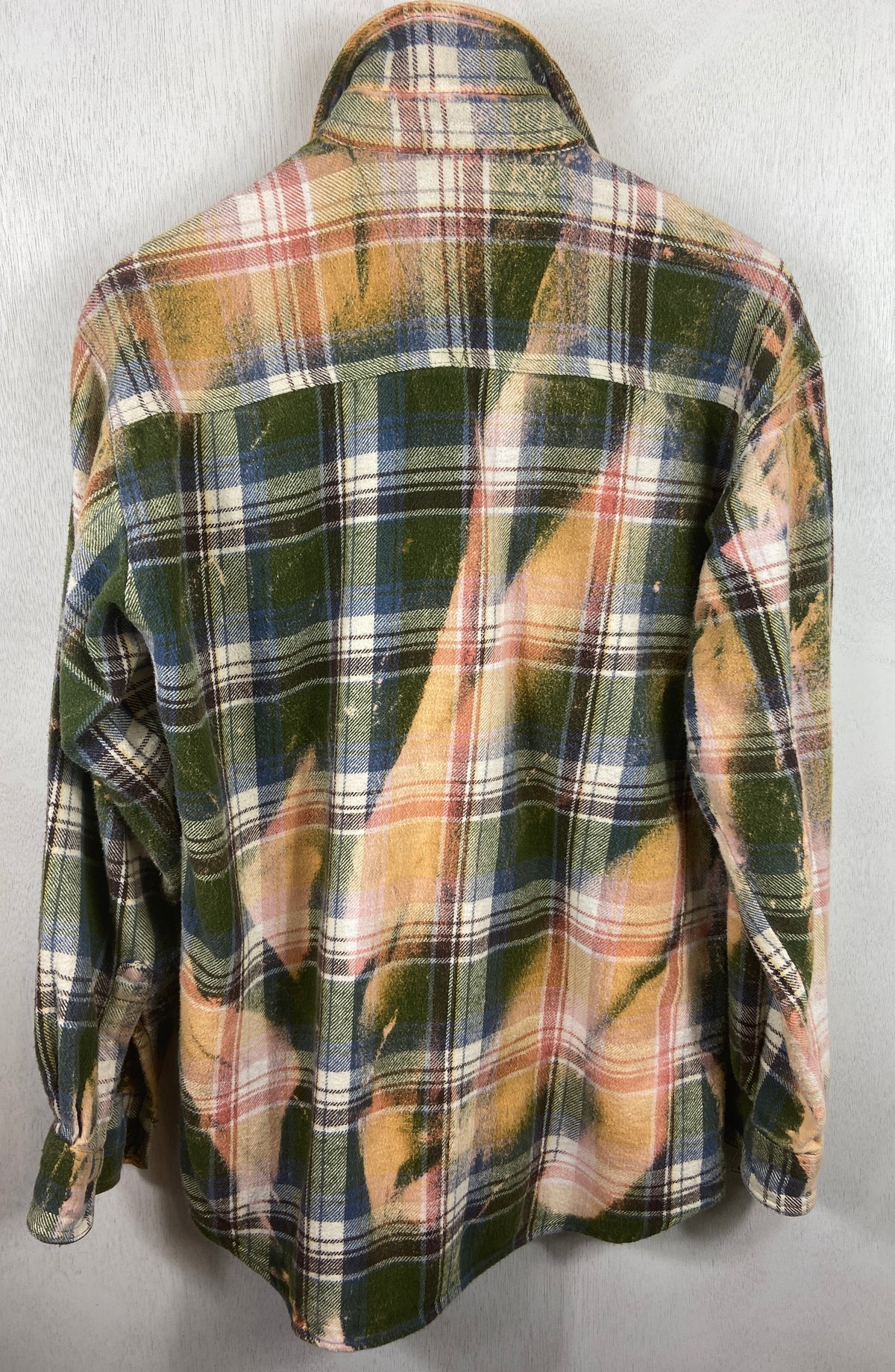 Vintage Western Style Green, Peach and White Flannel Size Medium