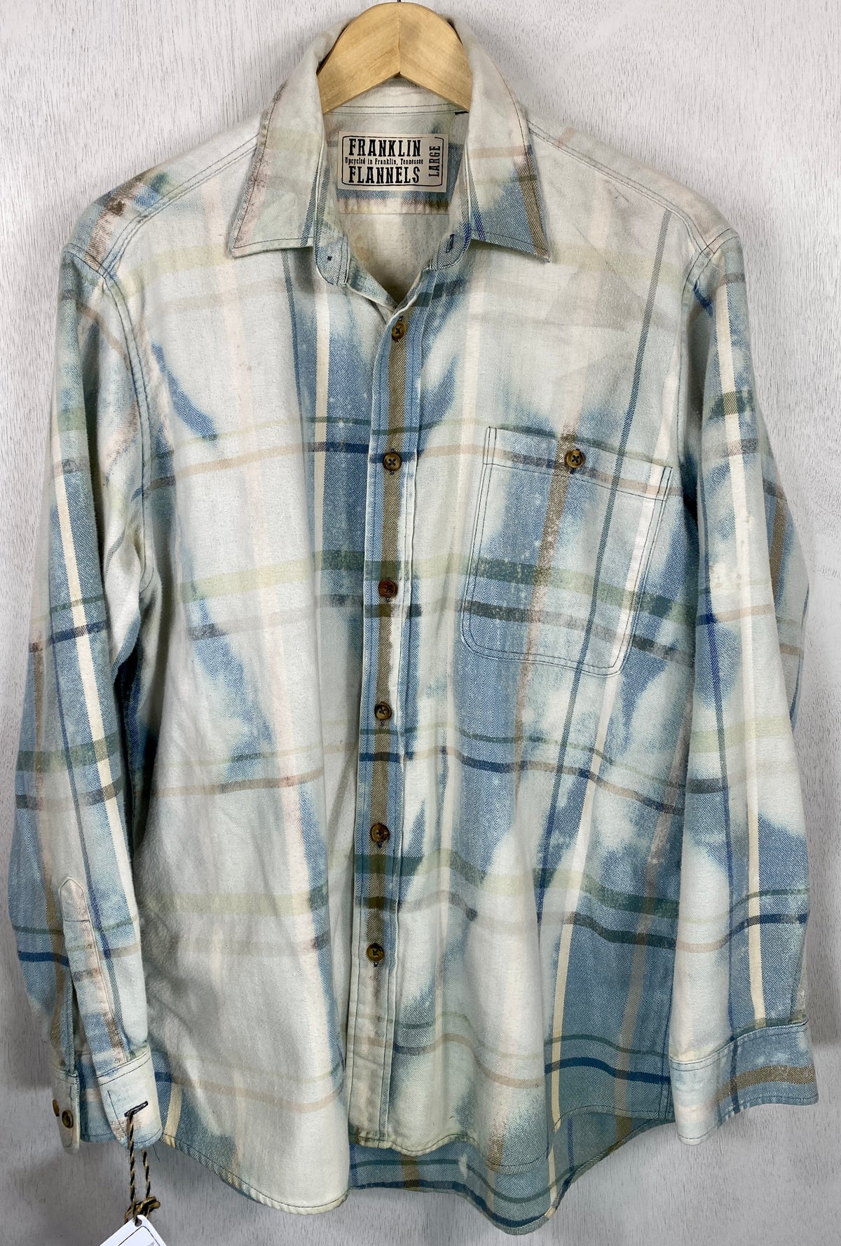Vintage Light Blue and White Flannel Size Large