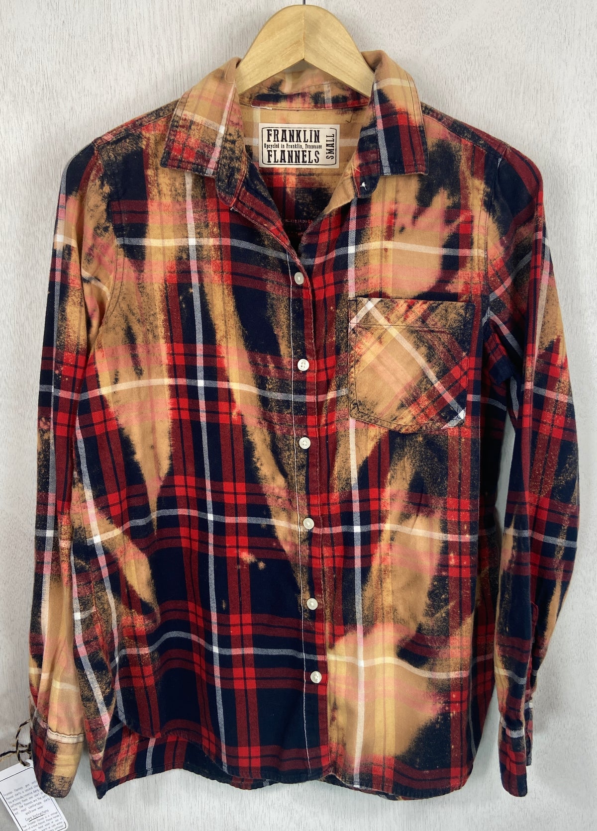 Vintage Red, Navy Blue, Gold and White Lightweight Flannel Size Small