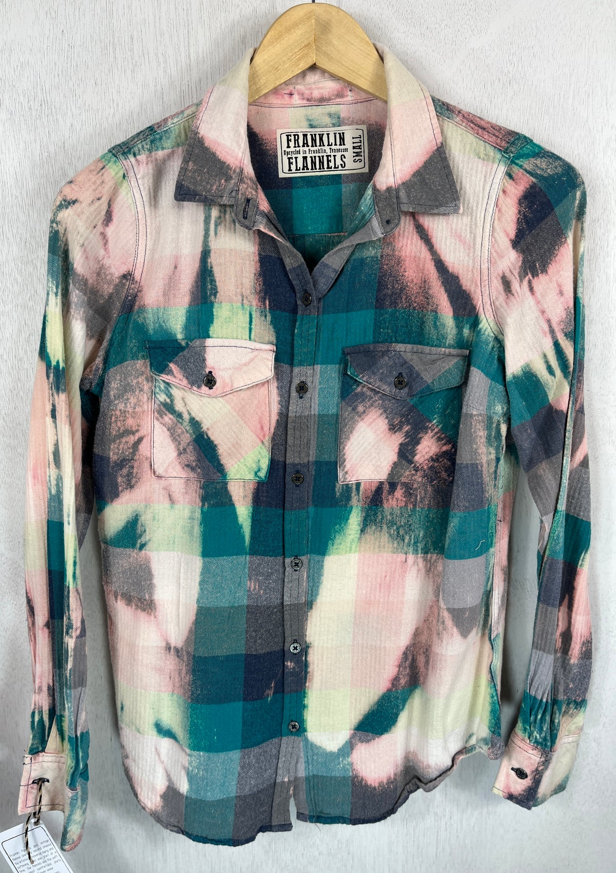 Vintage Turquoise, Grey, Teal and Pink Flannel Size Small