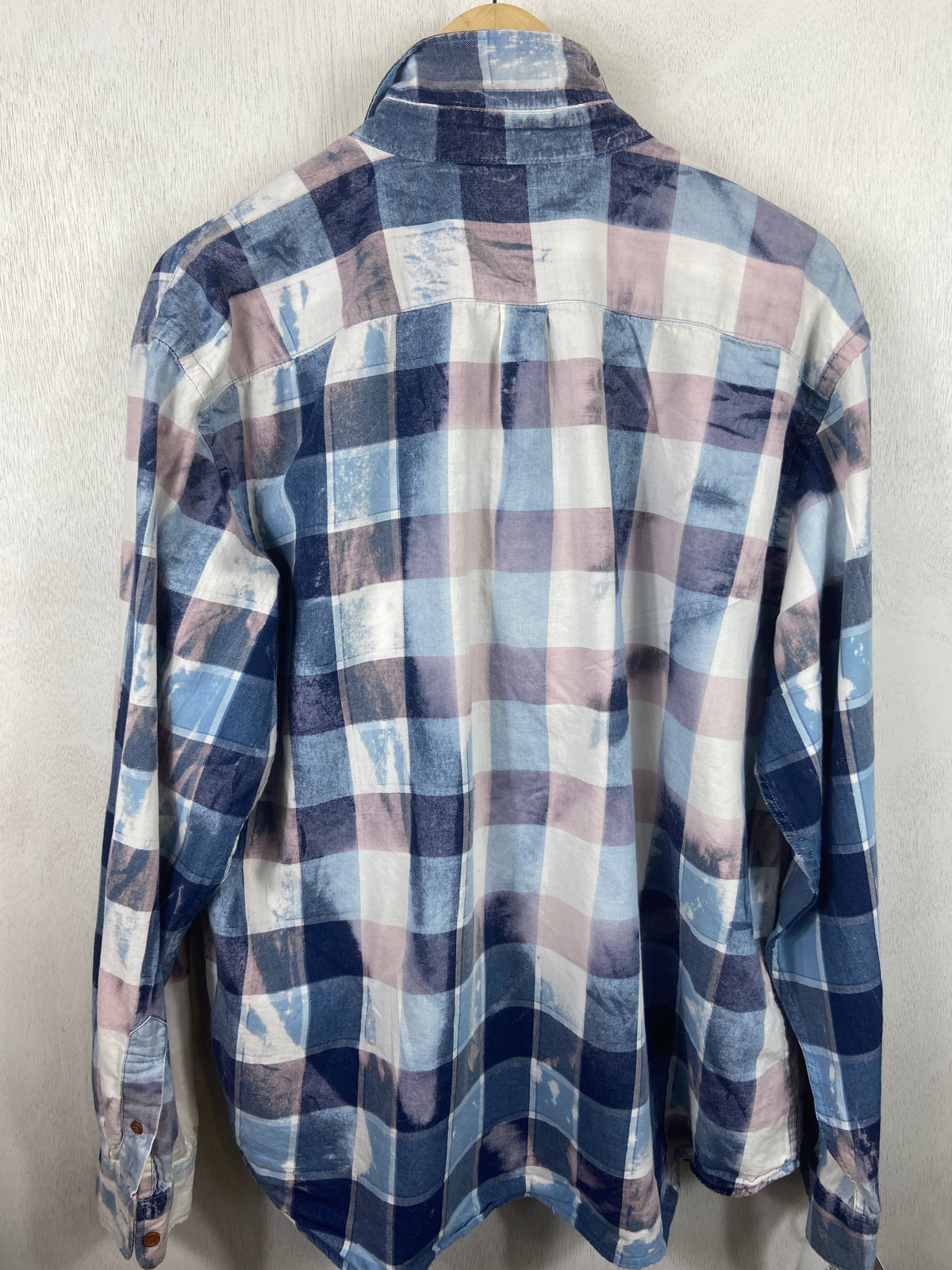 Vintage Navy, Light Blue, Lavender and White Lightweight Cotton Size XL