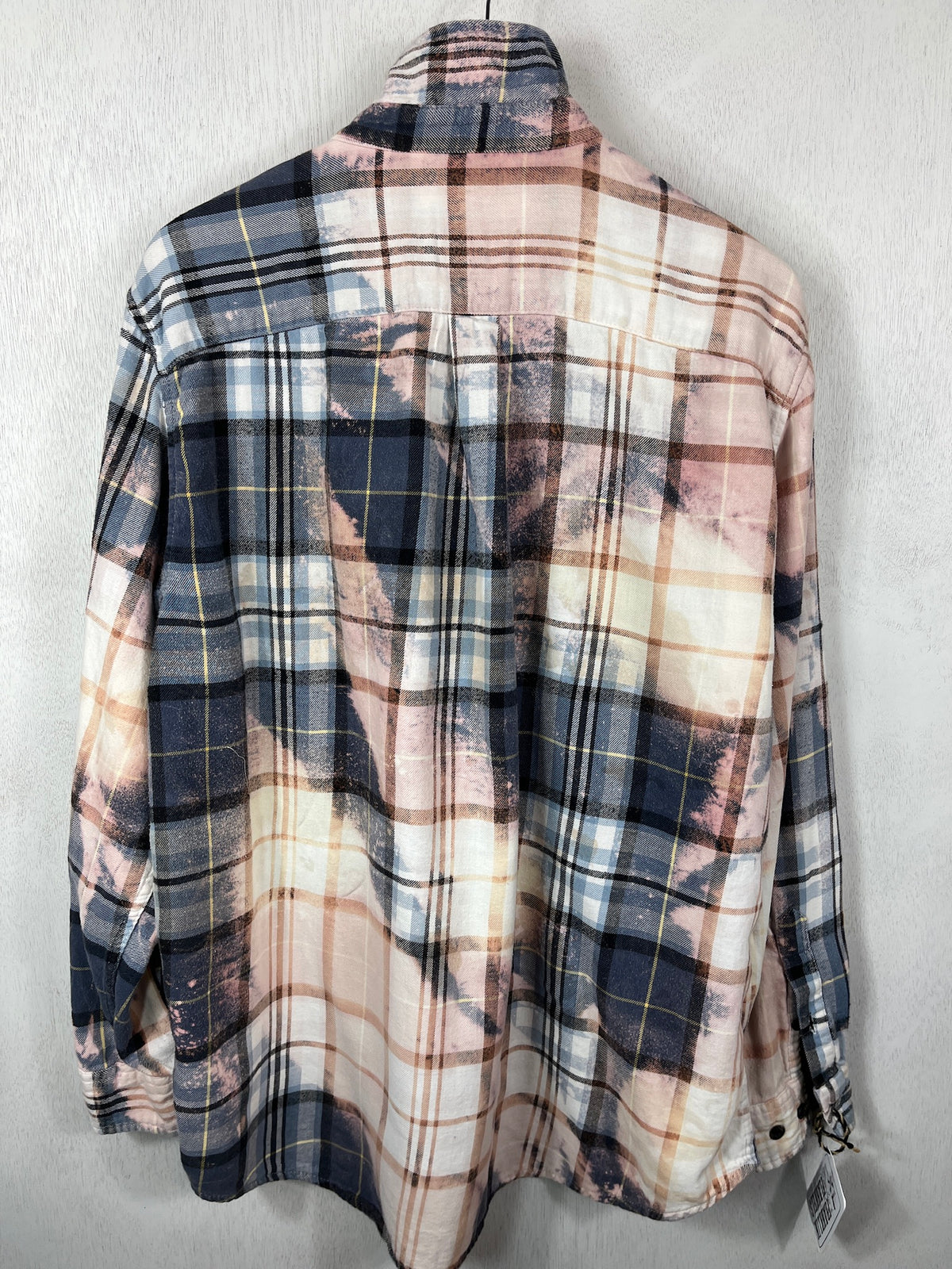 Vintage Navy, Light Blue, Pink and White Flannel Size XL