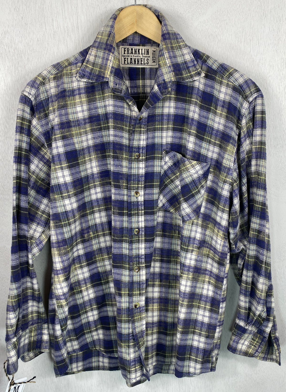 Vintage Navy Blue, White and Yellow Faded Flannel Size Medium