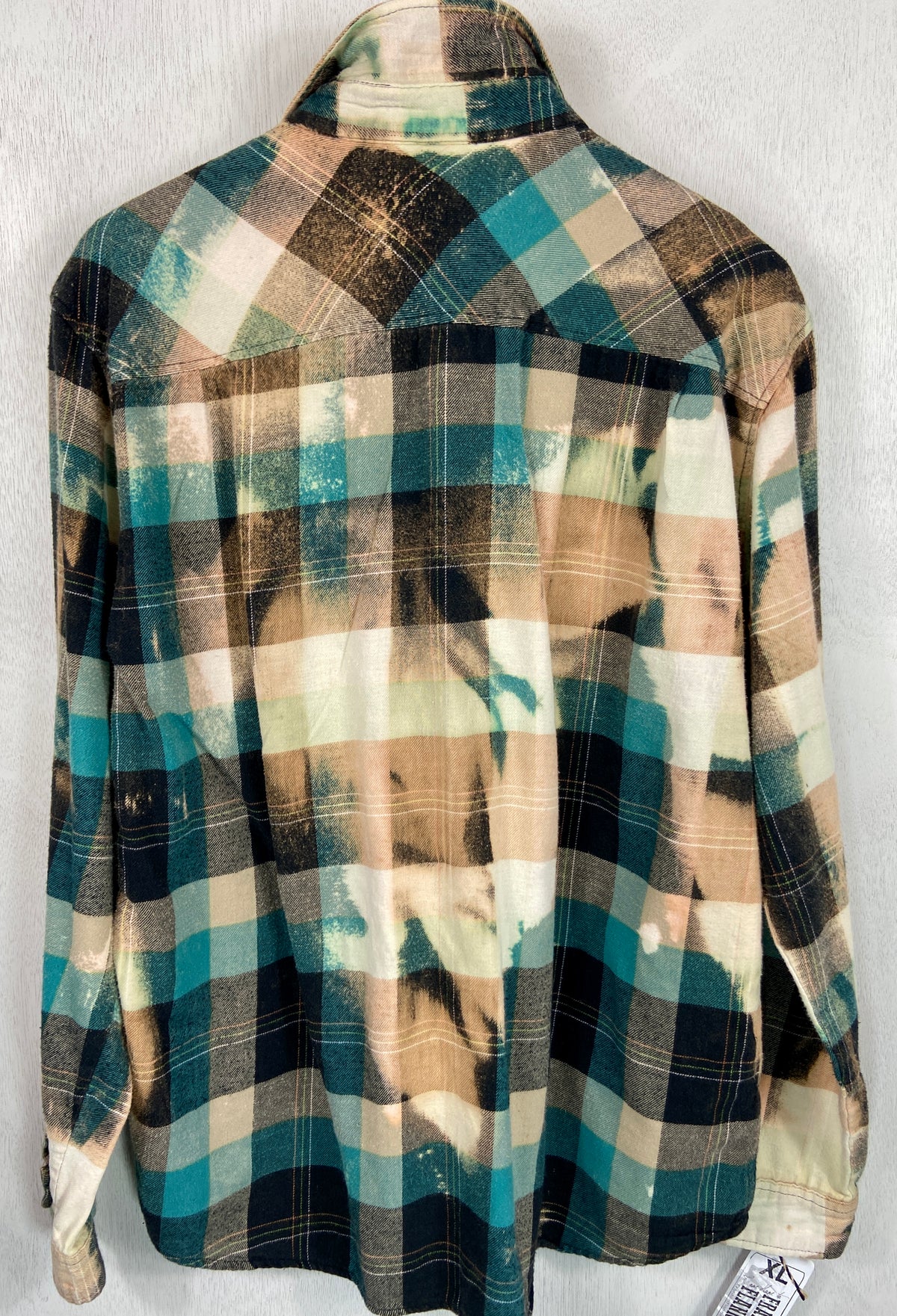 Vintage Turquoise, Black, Peach and Cream Size XL