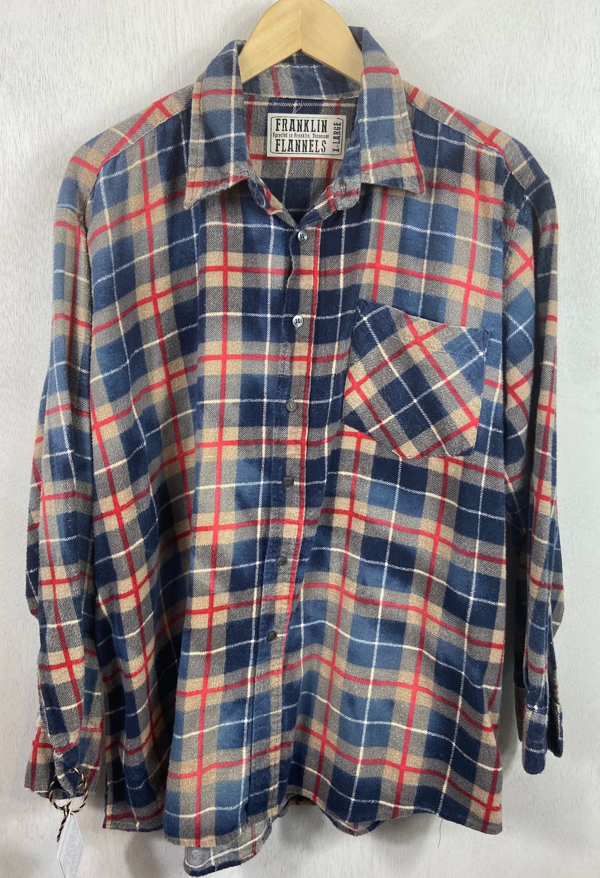 Vintage Retro Navy Blue, Red and Camel Flannel Size XL