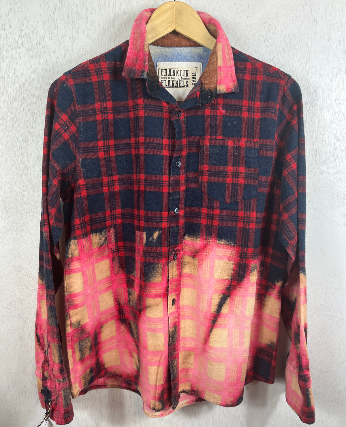 Vintage Red, Navy and Pink Ombré Flannel Size Small
