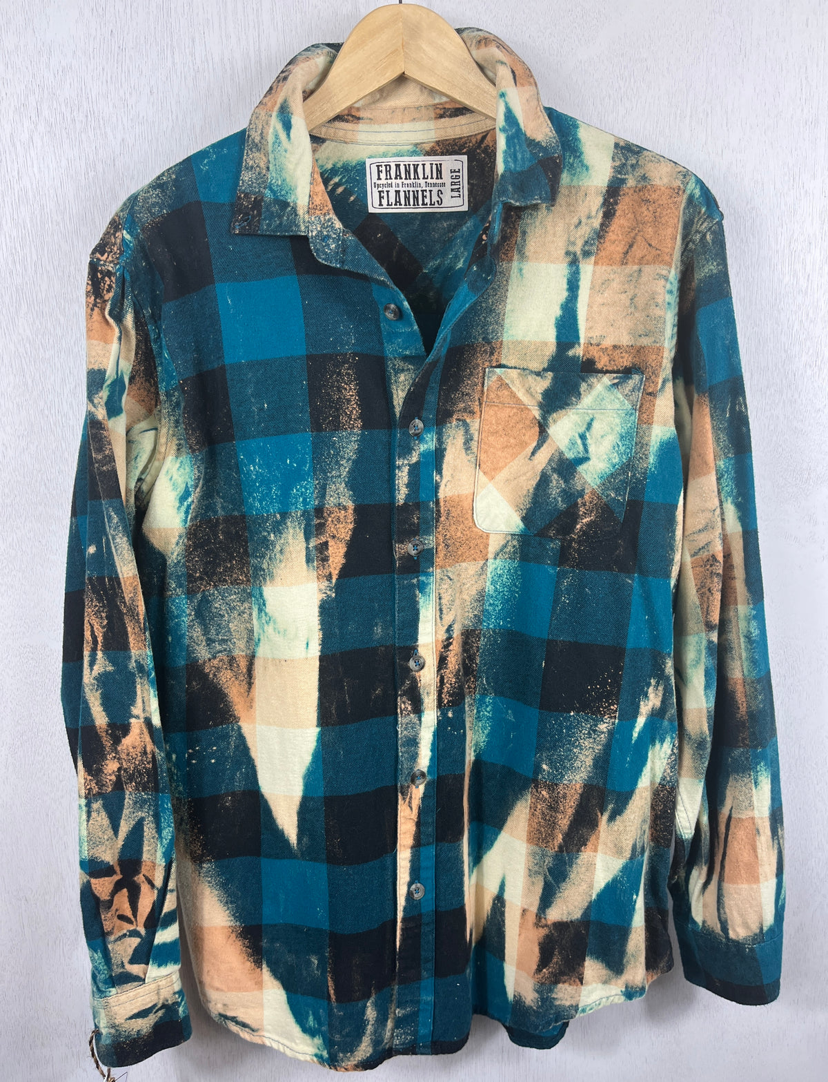 Vintage Turquoise, Black and Peach Flannel Size Large