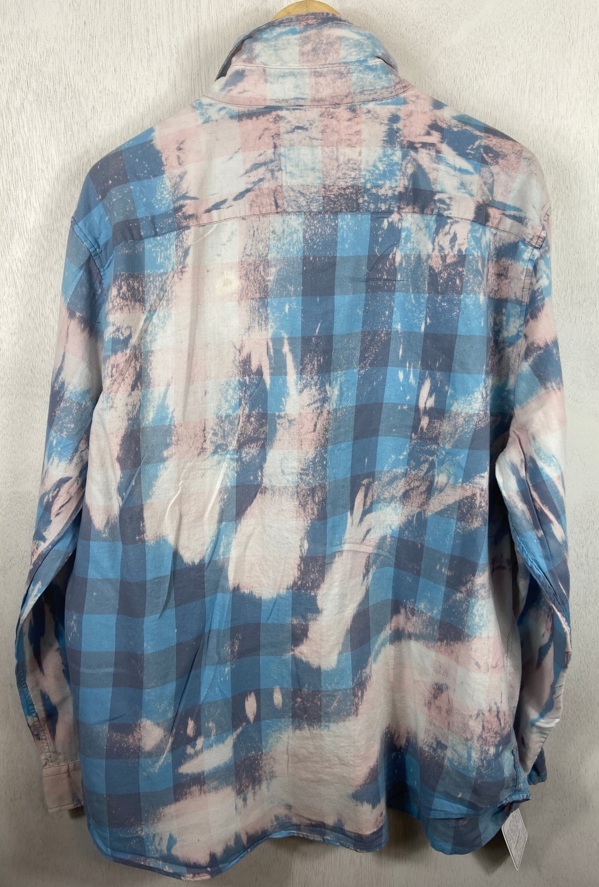 Vintage Light Blue, Pink and White Lightweight Cotton Size Large