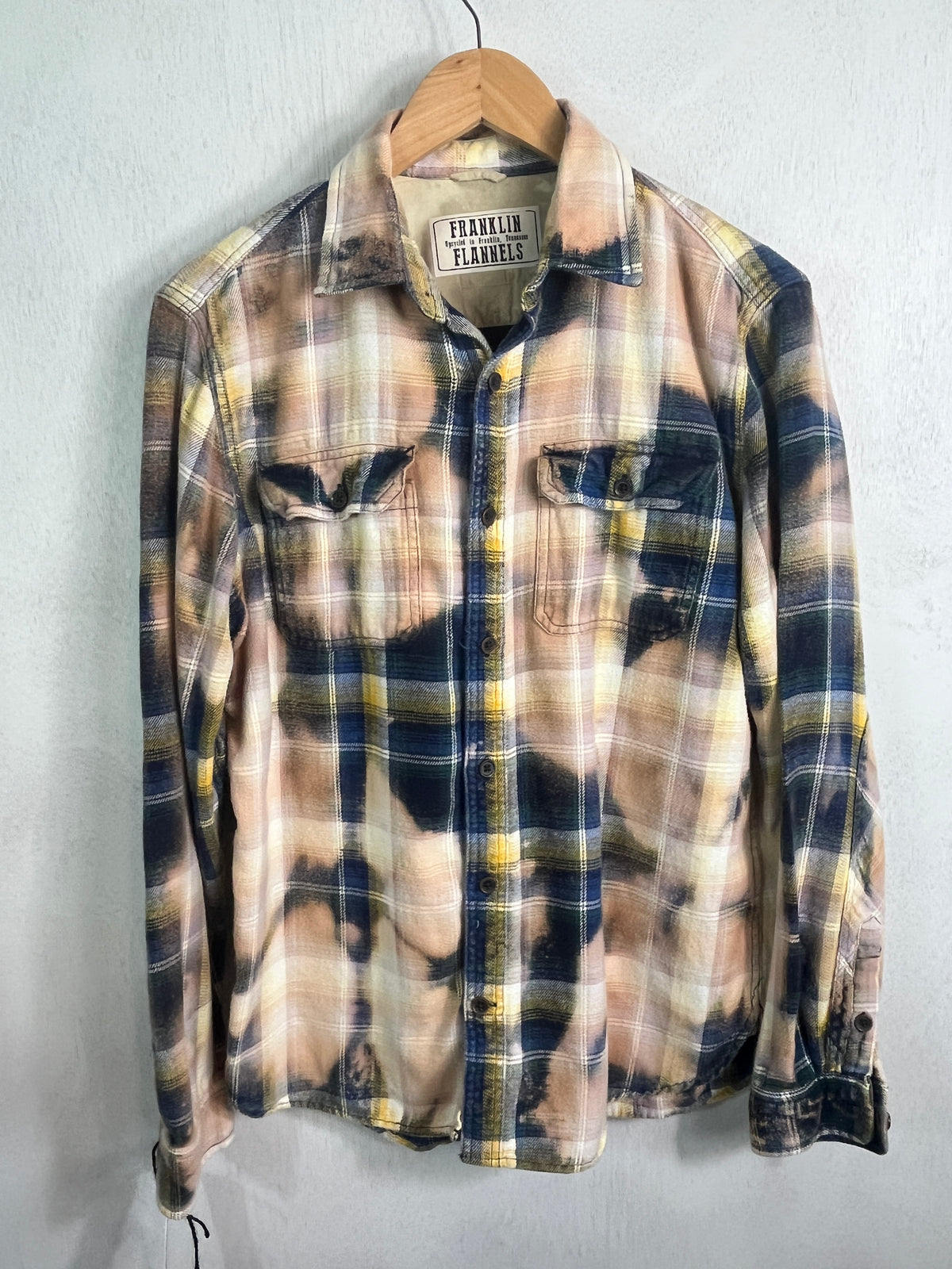 Vintage Blue, Pale Pink, Yellow, Green and White Flannel Size Medium