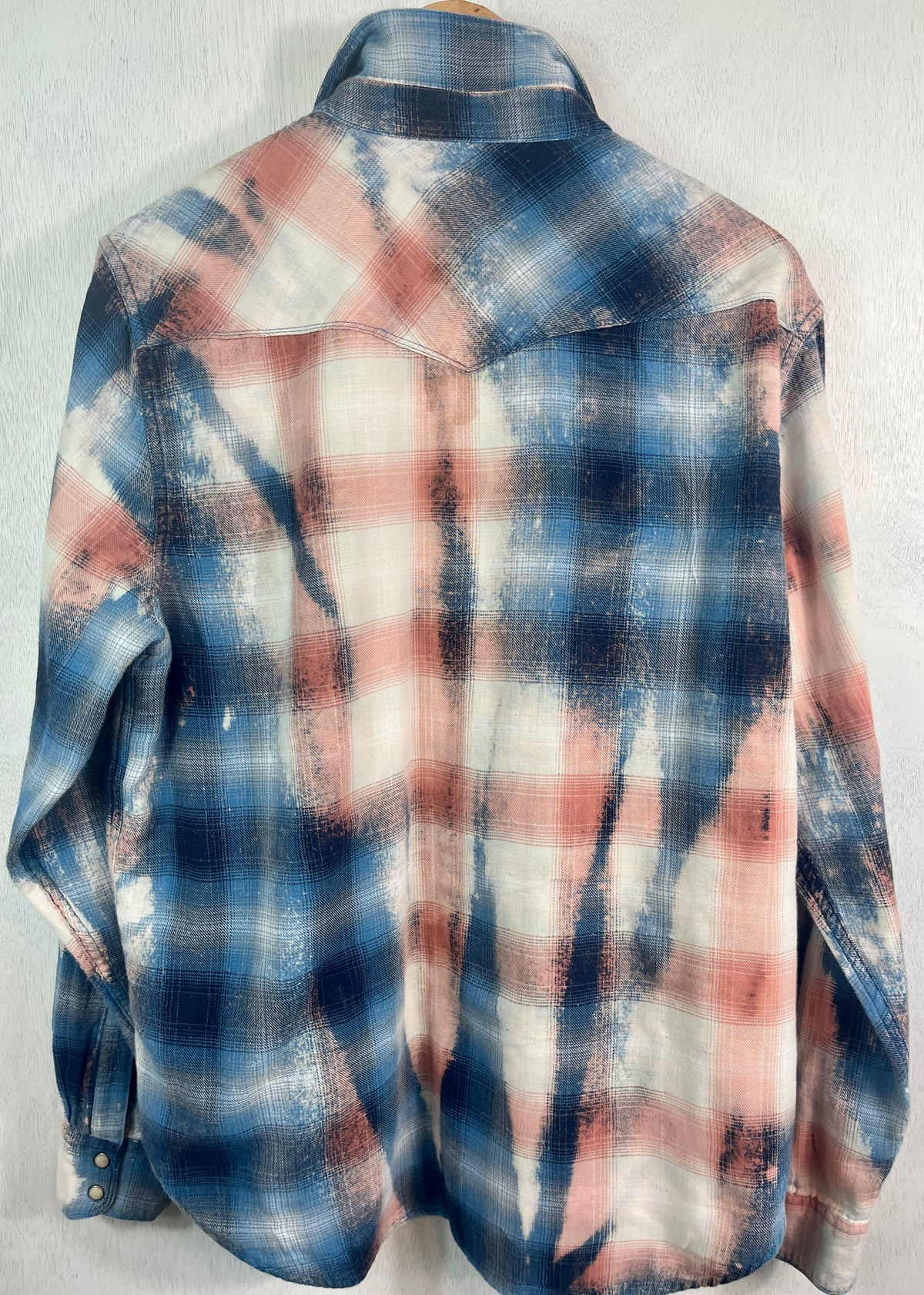 Vintage Western Style Blue, Pink and White Flannel Size Medium