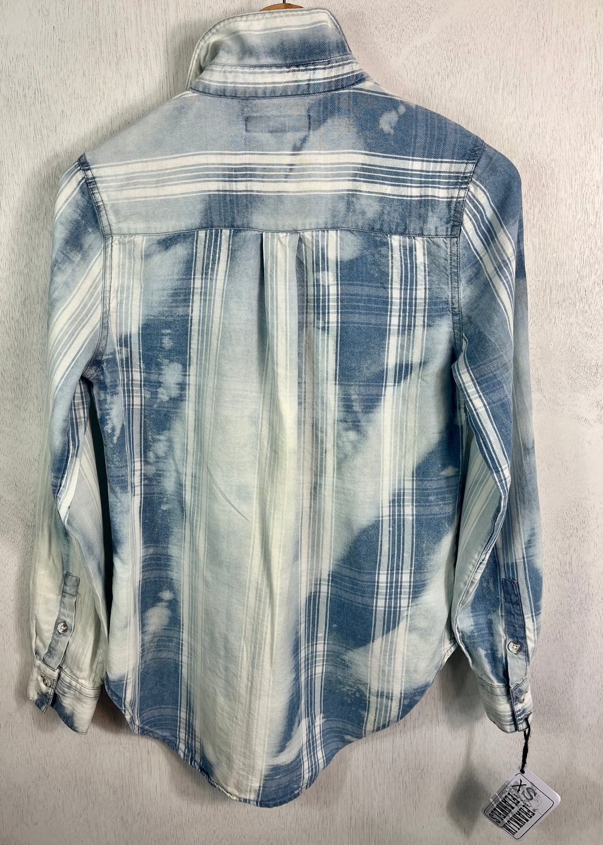 Vintage Light Blue and White Lightweight Cotton Size XS