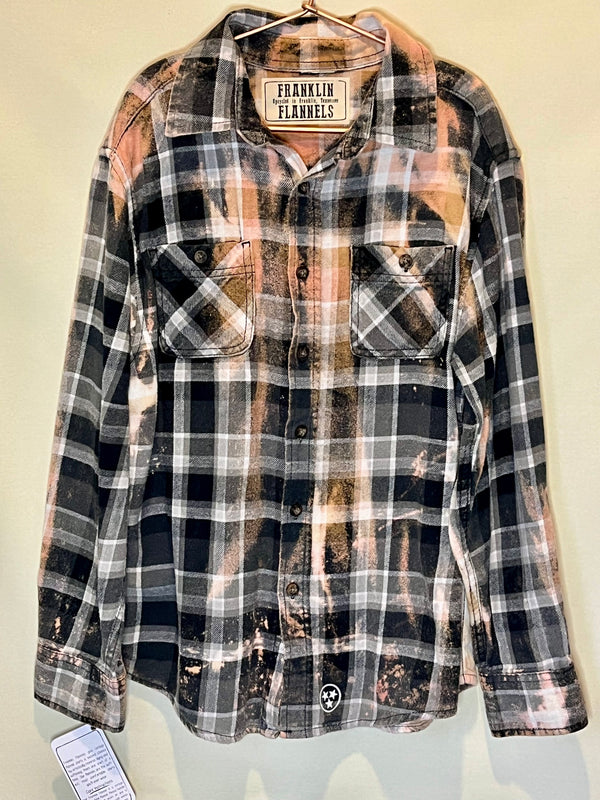 Vintage Black, White and Peach Flannel Size Large