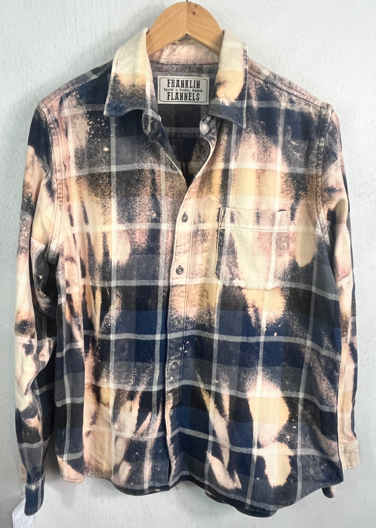 Vintage Navy, Black, Grey and Cream Flannel Size Small