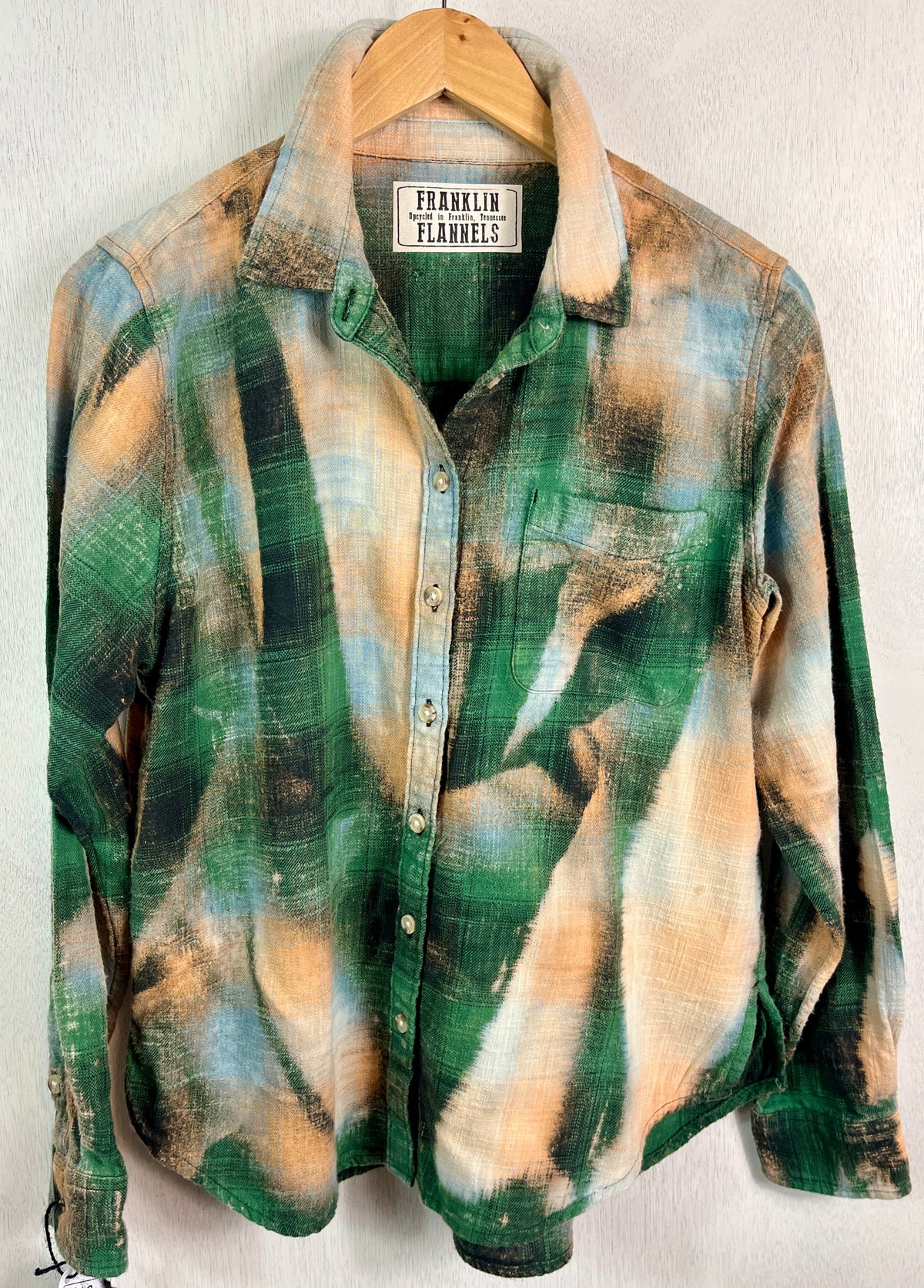 Vintage Kelly Green, Peach, Light Blue and Black Flannel Size XS