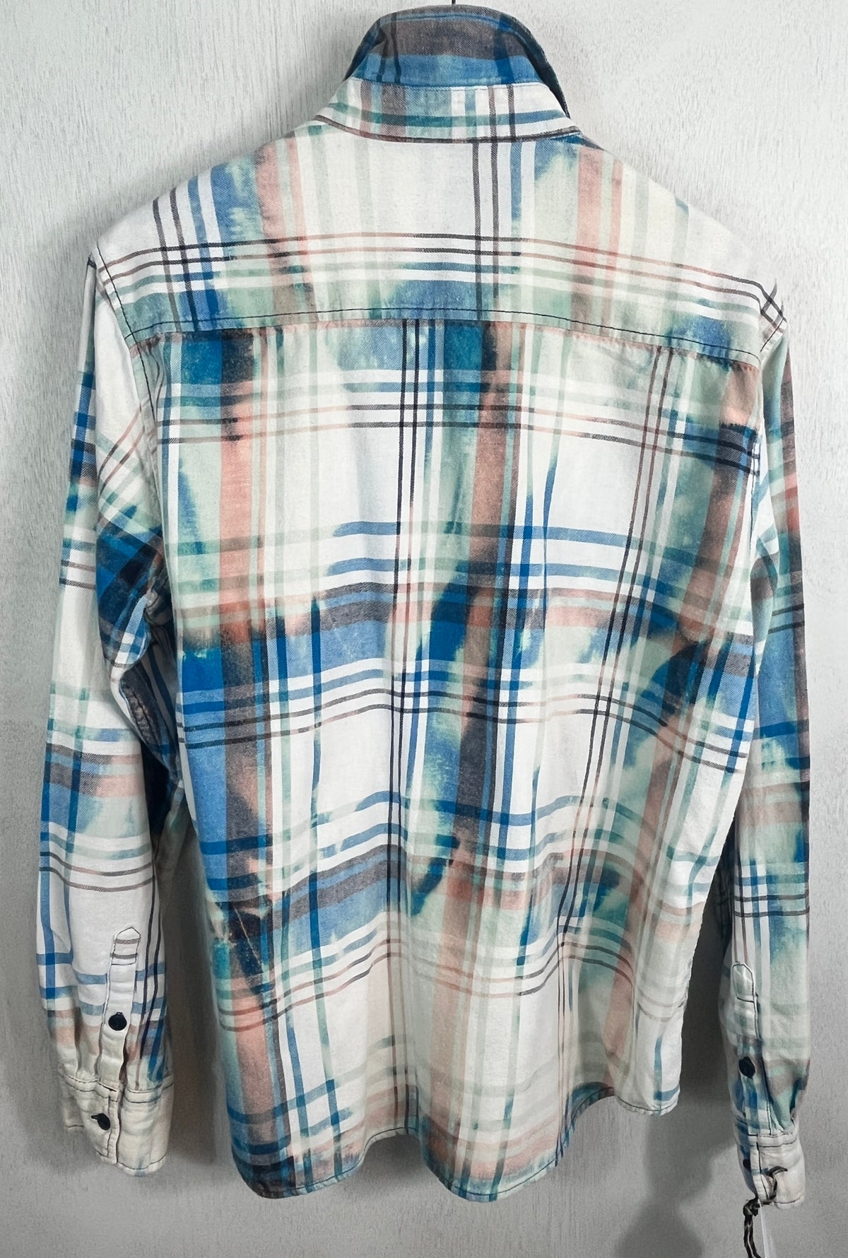 Vintage Turquoise, White, Peach and Black Flannel Size Large