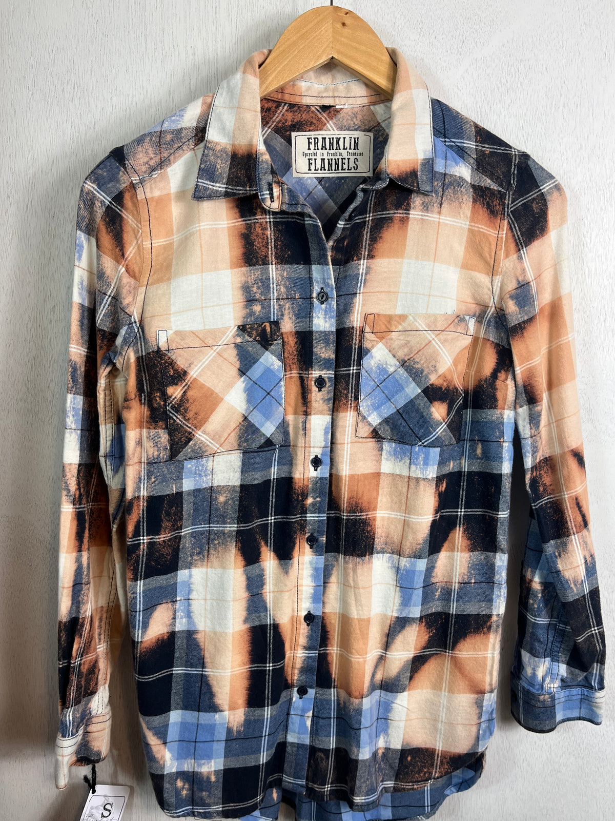 Vintage Blue, Black, White and Peach Lightweight Cotton Size Small