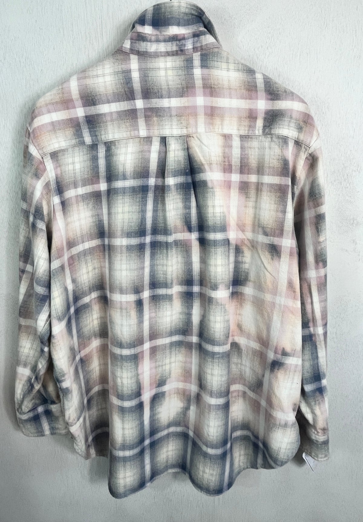 Vintage Lavender, Pink and White Flannel Size Large