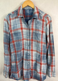 Vintage Light Blue, Red and White Lightweight Denim Size Small