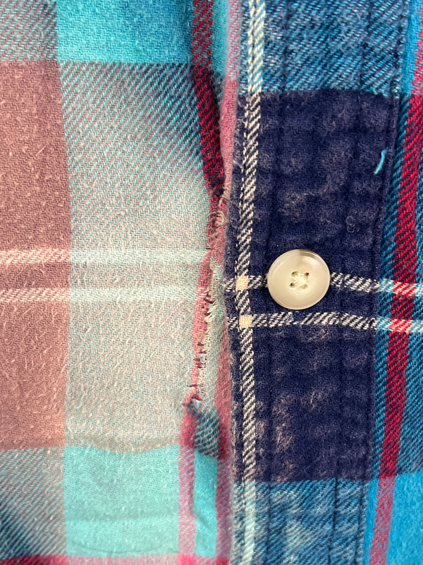 Vintage Turquoise, Lavender, Navy and Pink Flannel Size Large