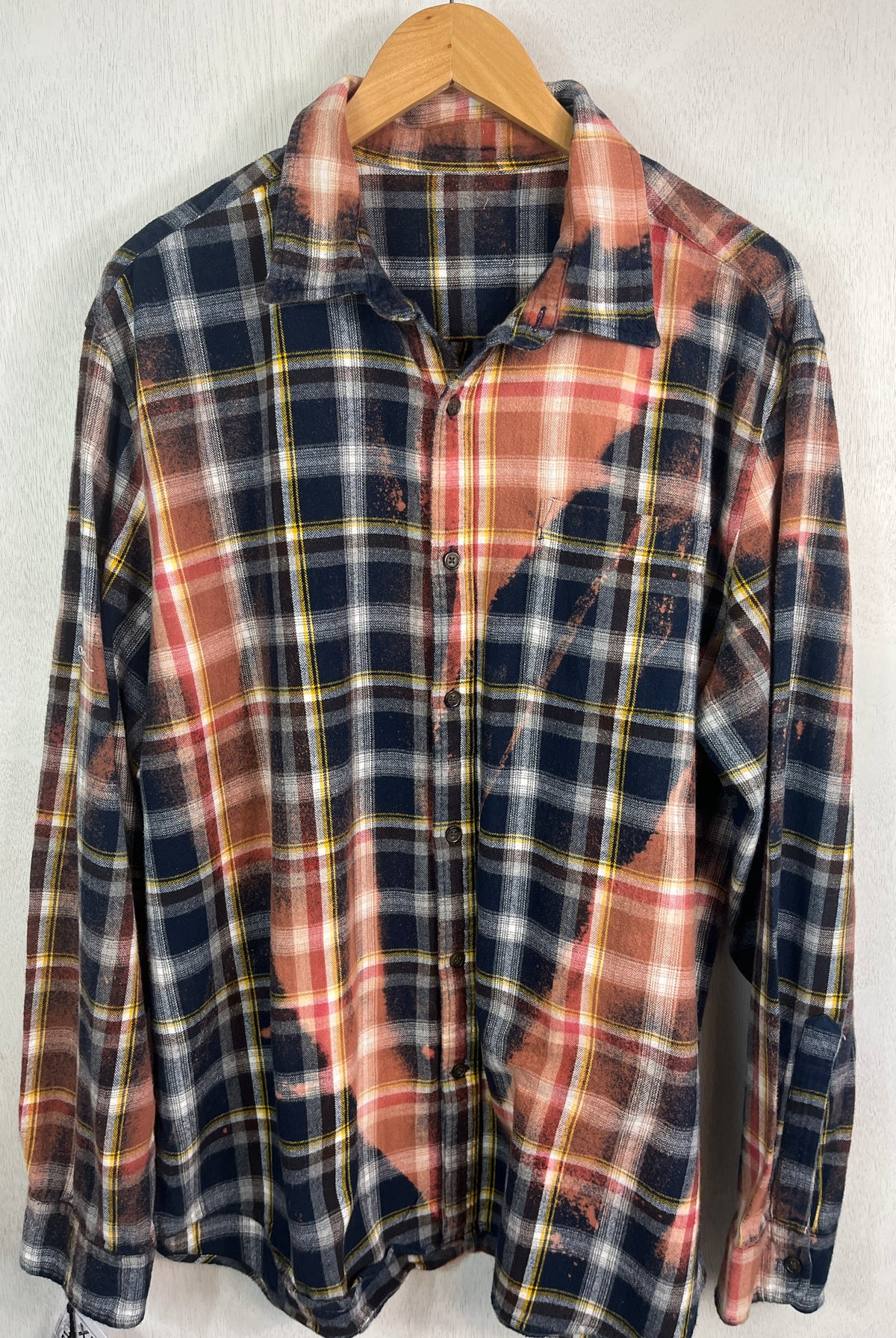 Vintage Navy, Black, White, Yellow and Peach Flannel Size XL