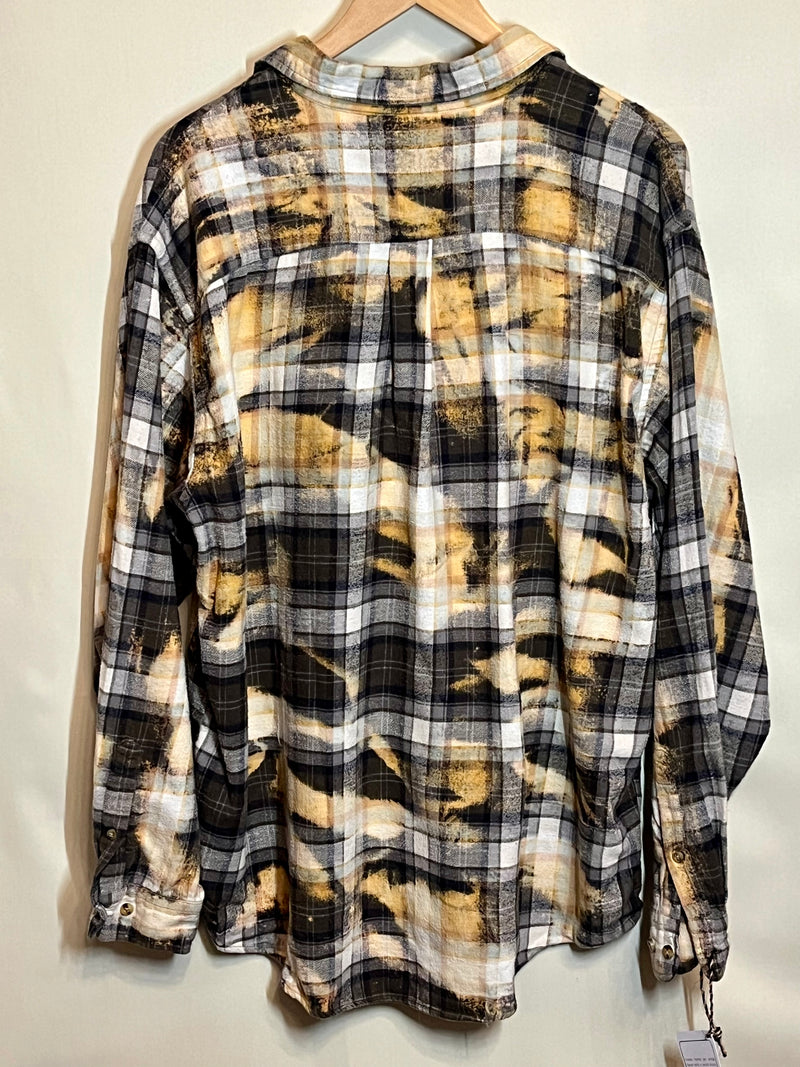 Vintage Grey, Navy, Olive and Peach Flannel Size XL