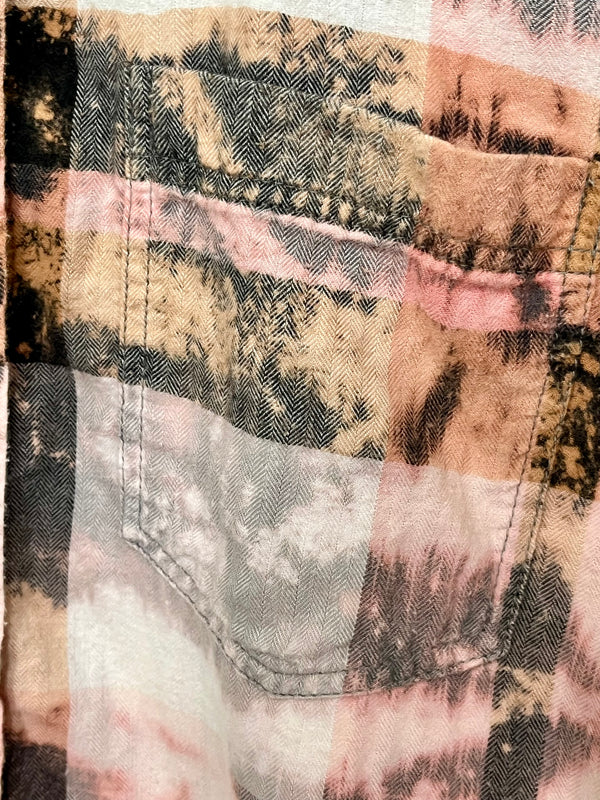 Vintage Western Style Black, White, Grey, Pink and Peach Flannel Size XS