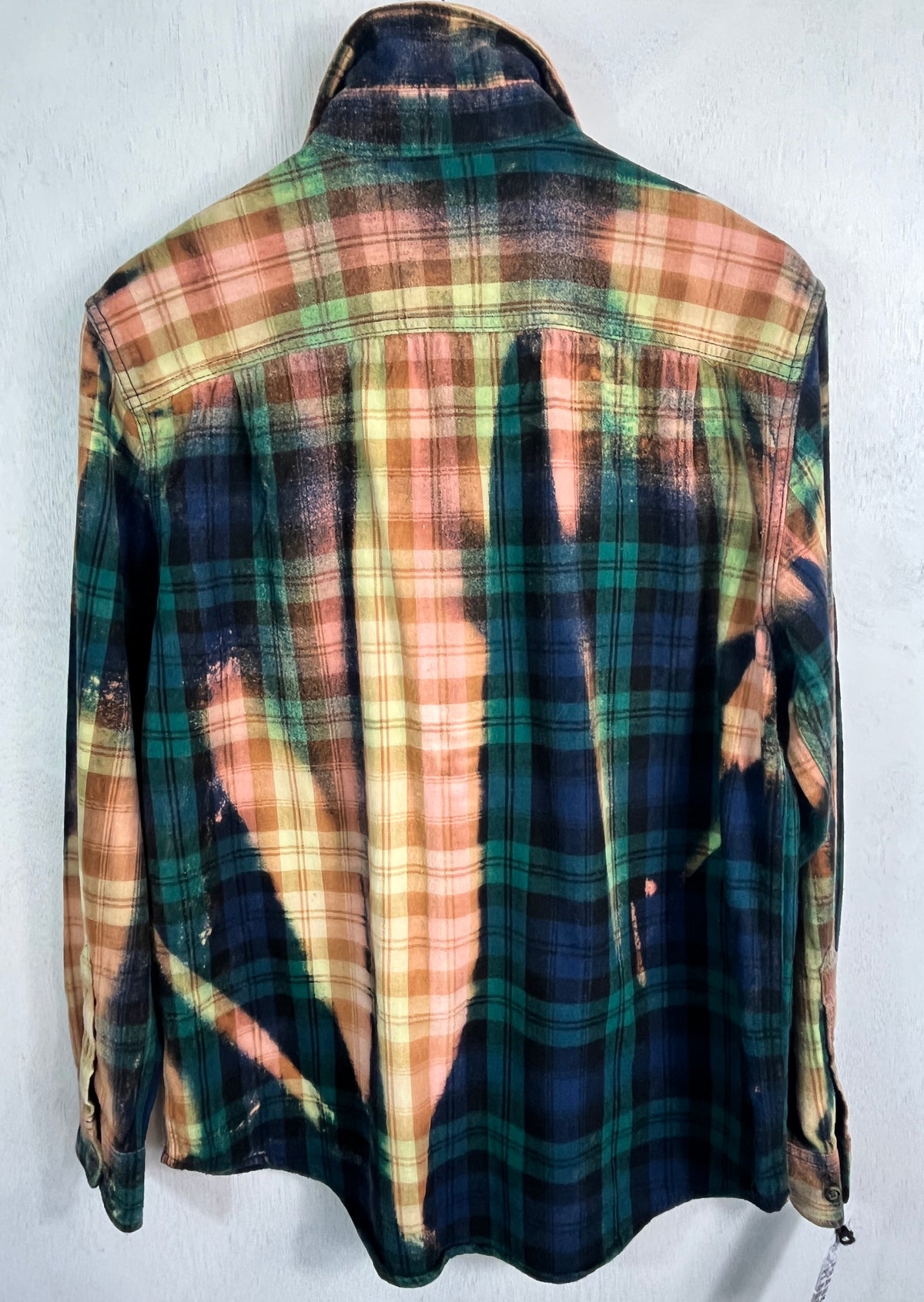 Vintage Forest Green, Navy, Black, Light Green, Pink and Salmon Flannel Size Medium