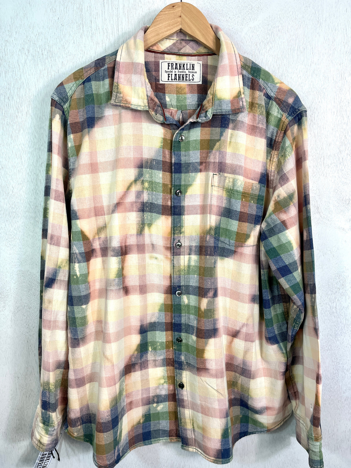 Vintage Pink, Yellow, Cream, Green and Blue Lightweight Flannel Size Large