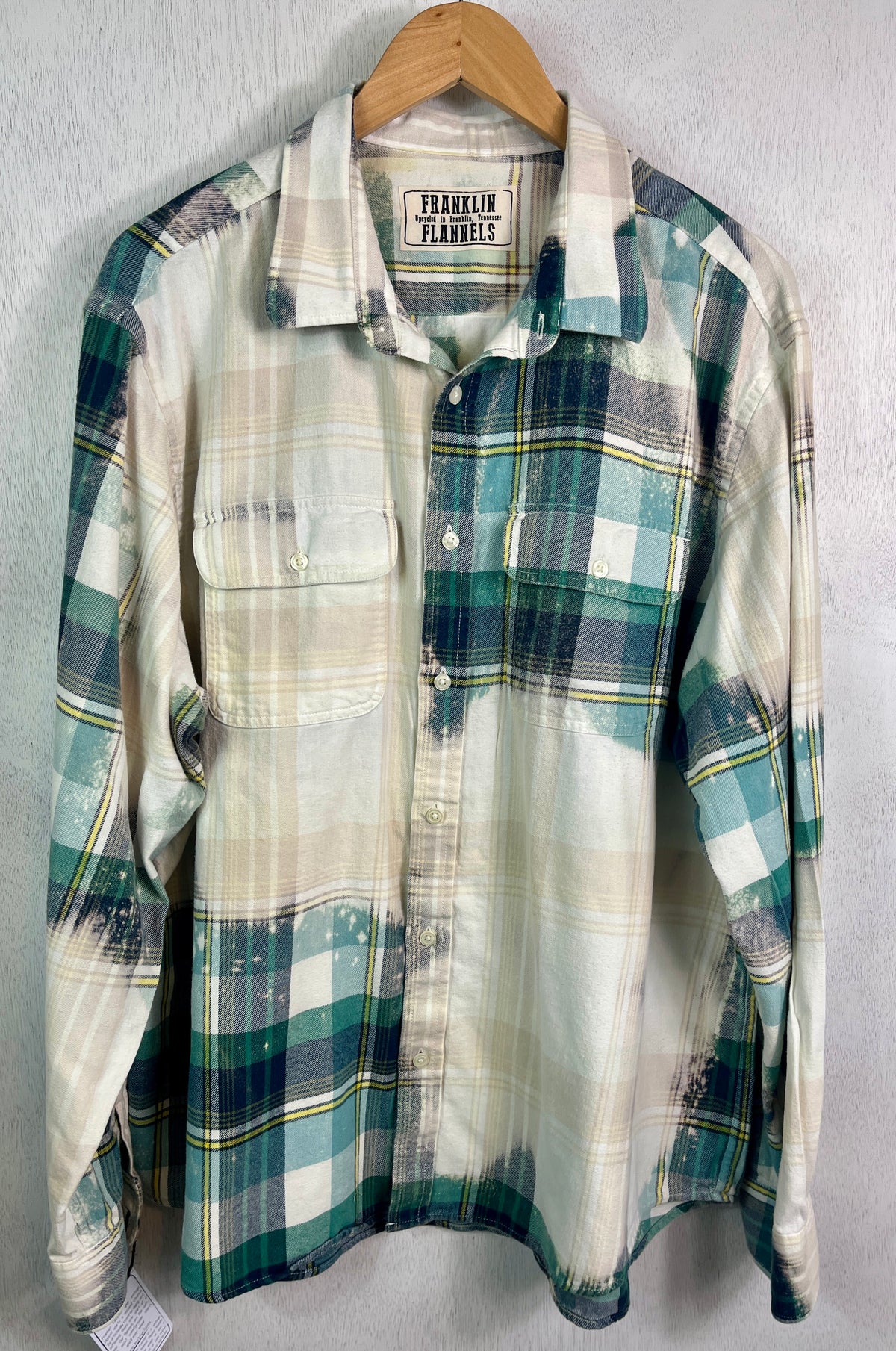 Vintage Green, Cream, Navy, Yellow and White Flannel Size XL