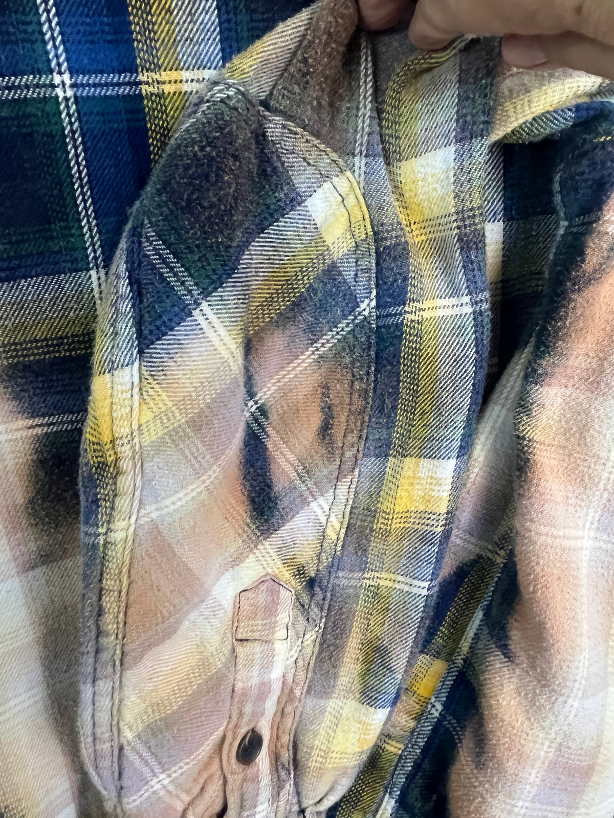 Vintage Blue, Pale Pink, Yellow, Green and White Flannel Size Medium