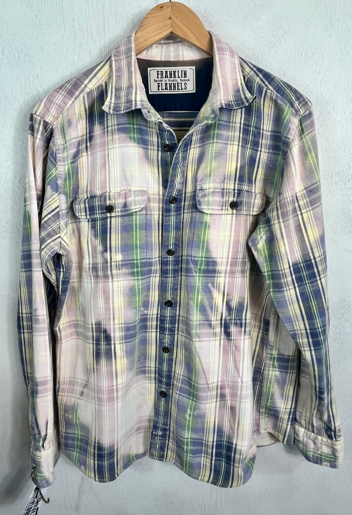 Vintage Light Blue, Lavender, Pink, Yellow and White Flannel Size Large