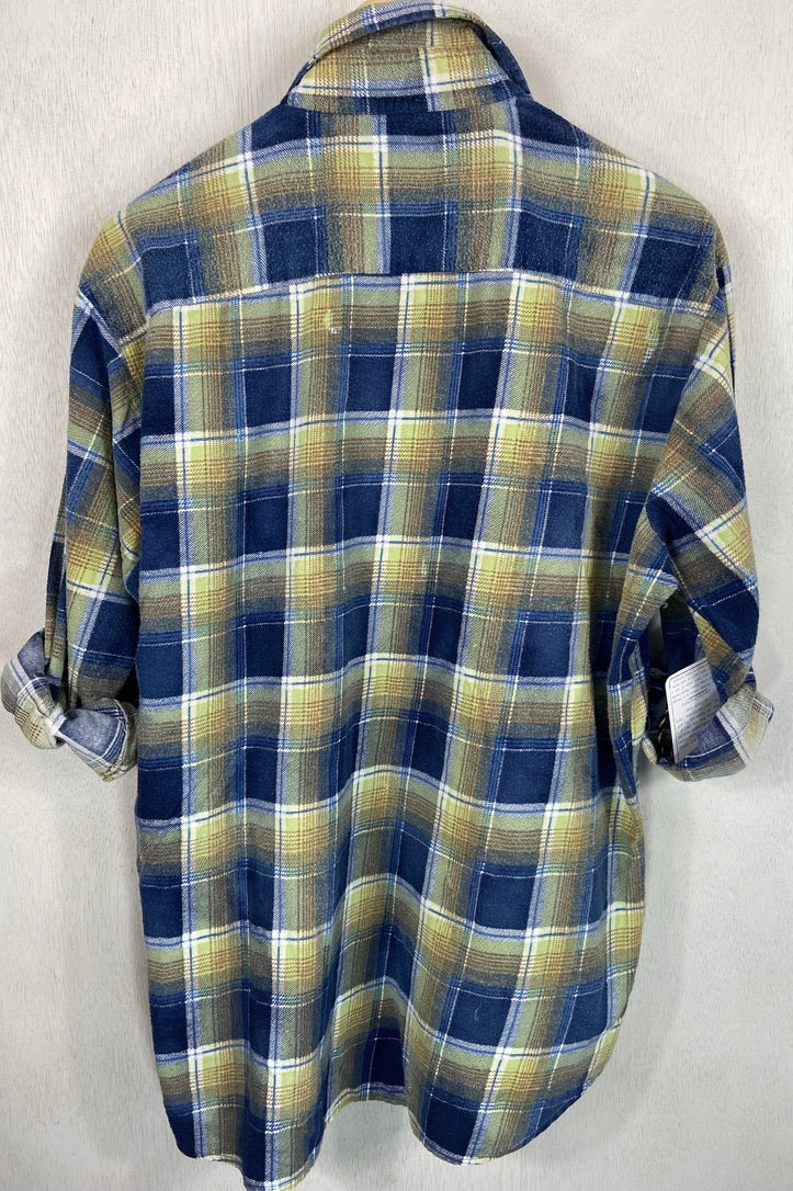Vintage Retro Royal Blue, Green and White Flannel Size Large
