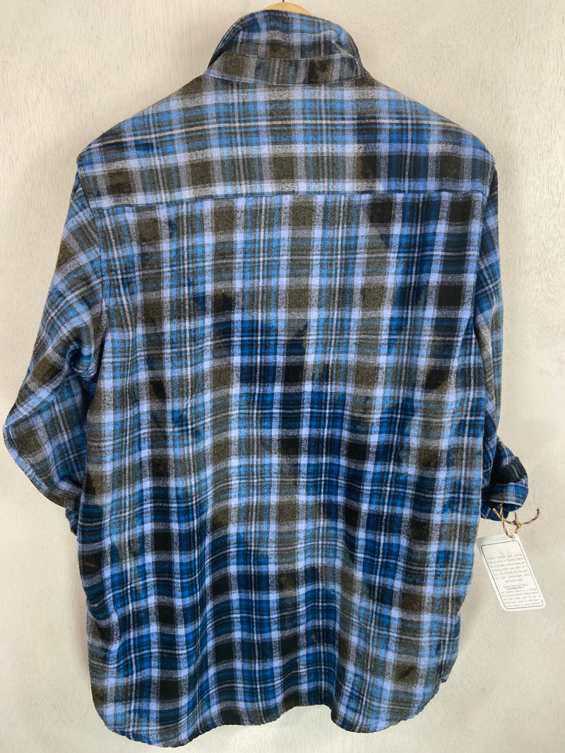 Vintage Navy, Light Blue and Black Faded Flannel Size Medium