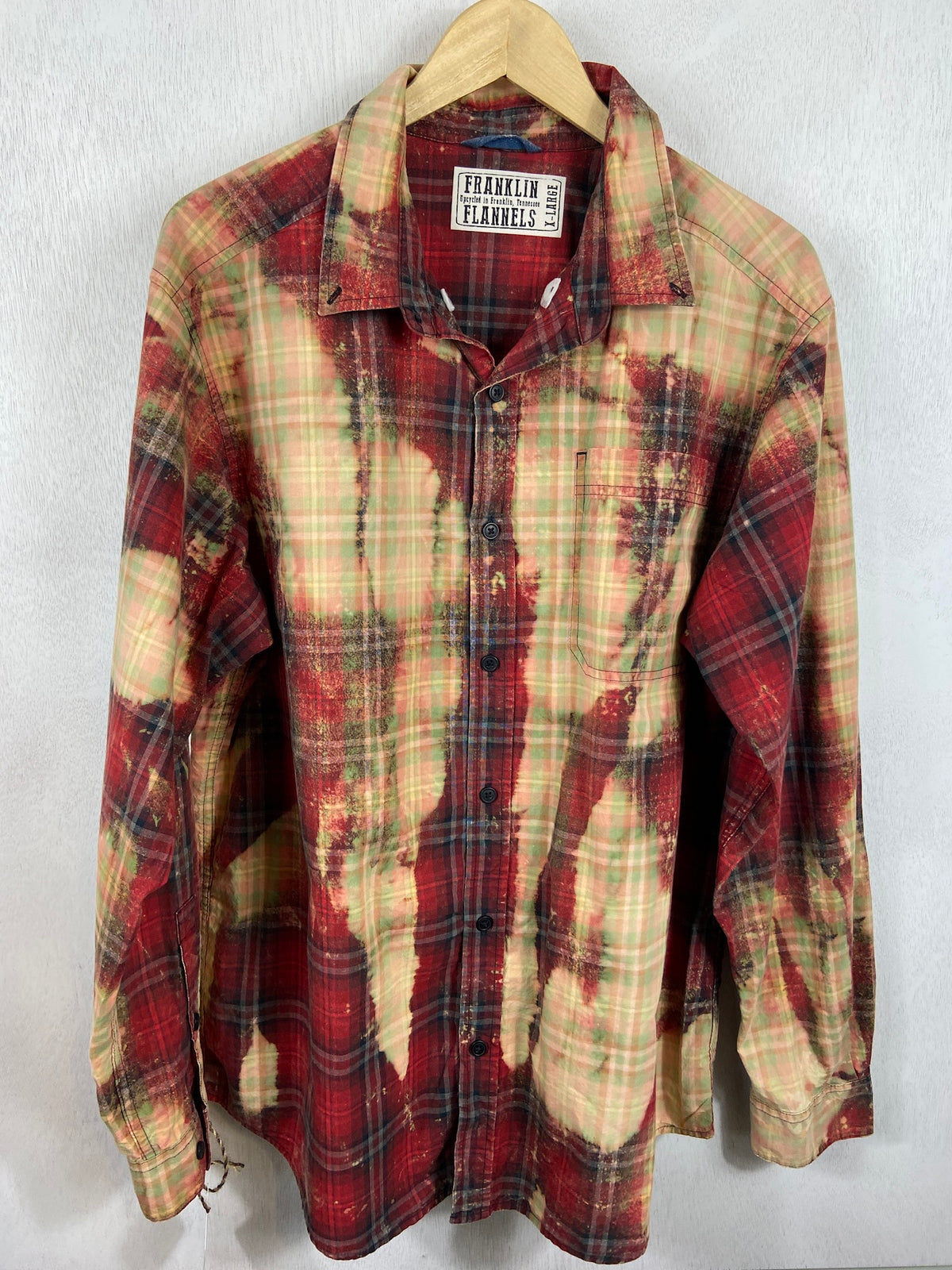 Vintage Red, Gold and Green Lightweight Cotton Size XL