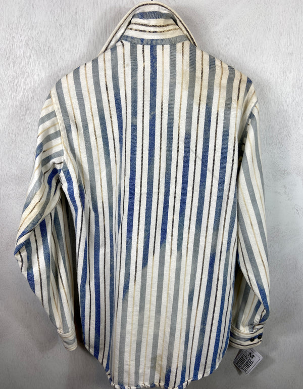 Vitnage Light Blue, White and Cream Flannel Jacket Size Medium