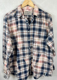 Vintage Navy Blue, White and Pink Flannel Size Large