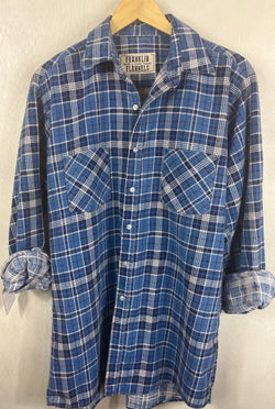 Vintage Retro Light Blue, Navy and White Flannel Size Large