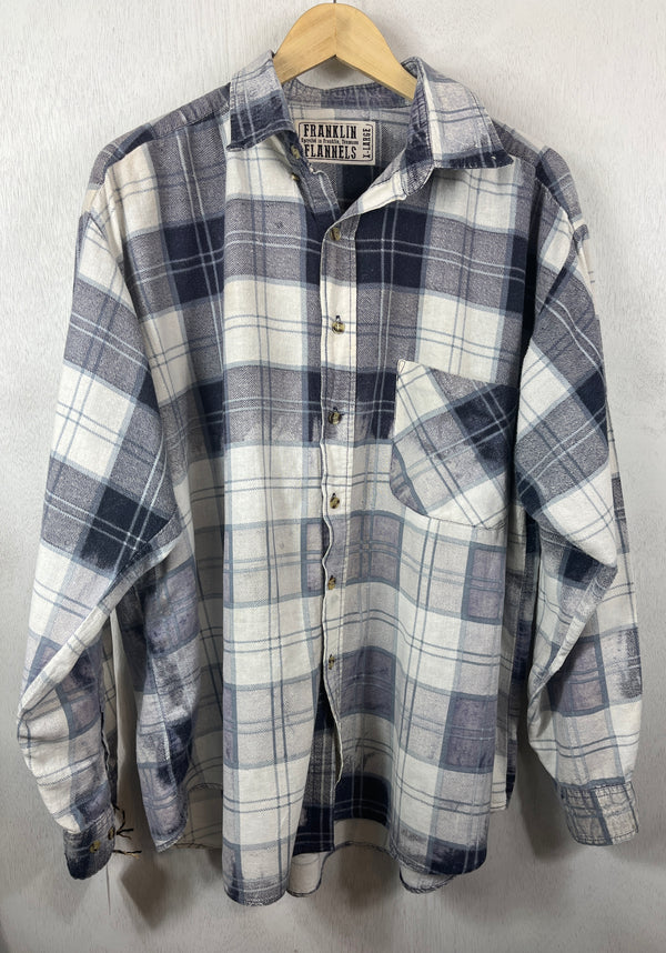Vintage White, Navy and Denim Blue Flannel Size XL