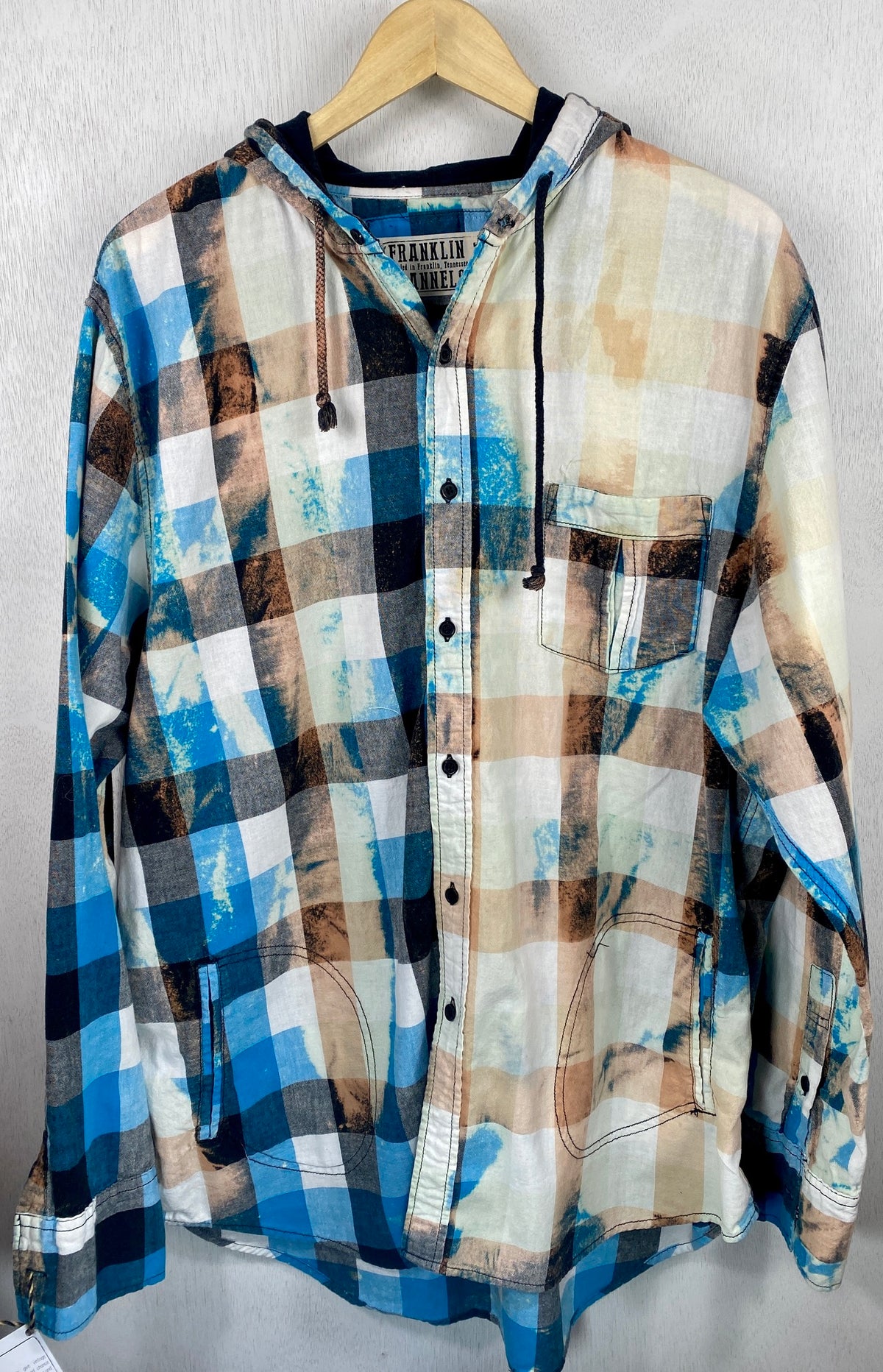 Vintage Turquoise, Black and White Hoodie Flannel Size XL