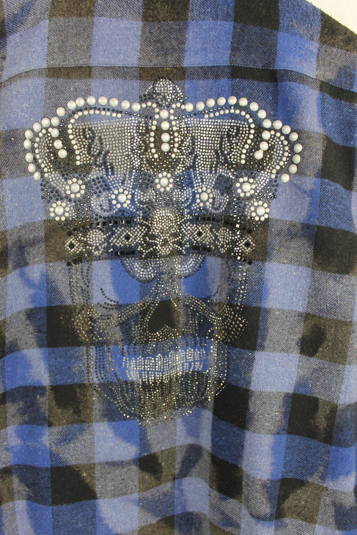 Fanciful Vintage Black and Blue Flannel with Crown Skull Size Small