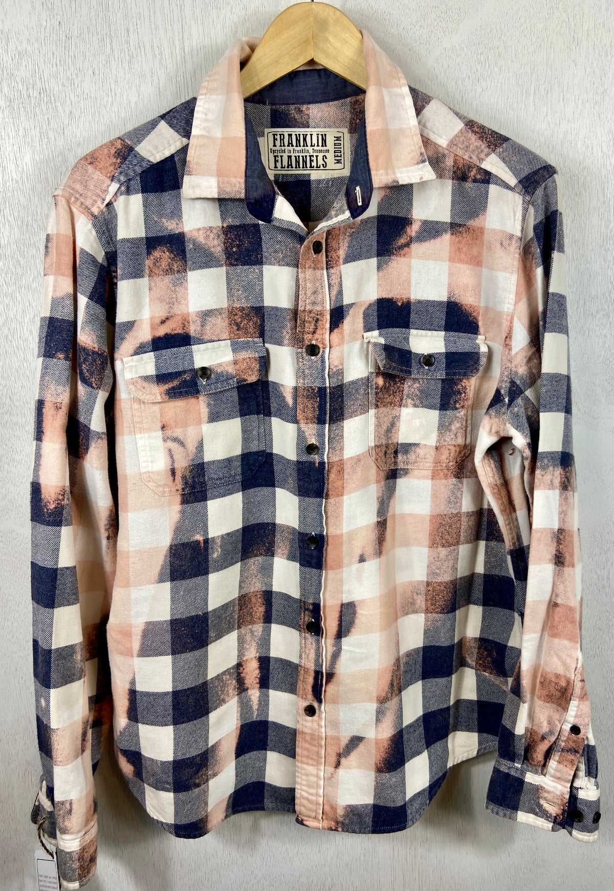 Vintage Navy Blue, Pink and White Flannel Size Medium